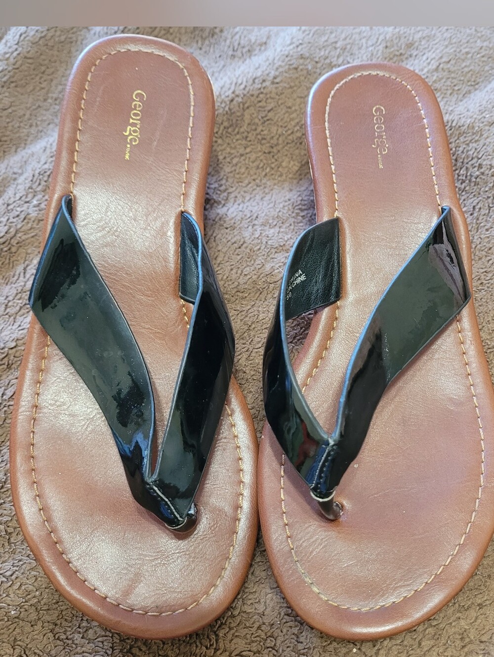 💲2️⃣ George Black Patent Leather Thong Cork Wedge Sandals Size 6